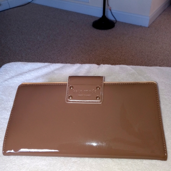 kate spade Handbags - Kate Spade travel/wallet